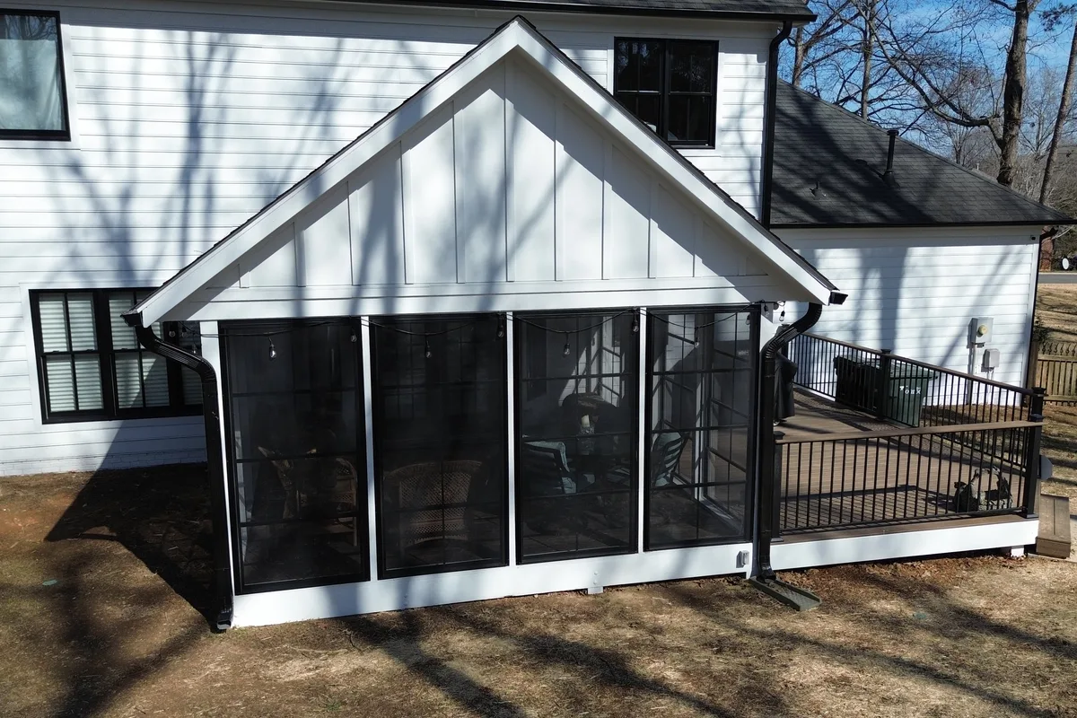 Completed 3-season room vinyl detail Monroe North Carolina